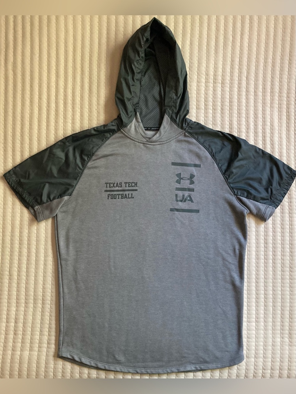 Texas Tech Under Armour Short Sleeve Hoodie Men’s Large Gym Gray Team Issued